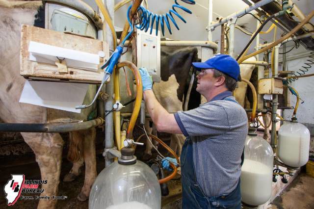 Illinois Dairy Summit focuses on future after challenging past